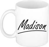 Madison naam cadeau mok / beker sierlijke letters - Cadeau collega/ moederdag/ verjaardag of persoonlijke voornaam mok werknemers