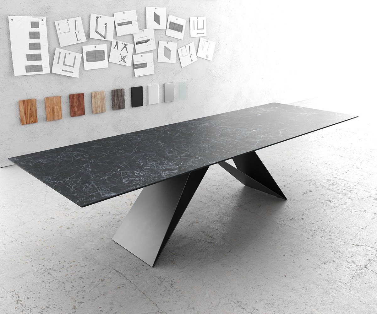 Eettafel Edge Laminam® keramiek grijs 300x100cm V-middenvoet zwart