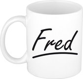 Fred naam cadeau mok / beker met sierlijke letters - Cadeau collega/ vaderdag/ verjaardag of persoonlijke voornaam mok werknemers