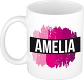 Amelia  naam cadeau mok / beker met roze verfstrepen - Cadeau collega/ moederdag/ verjaardag of als persoonlijke mok werknemers