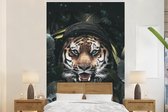 Behang - Fotobehang Bloemen - Tijger - Roofdier - Breedte 180 cm x hoogte 280 cm