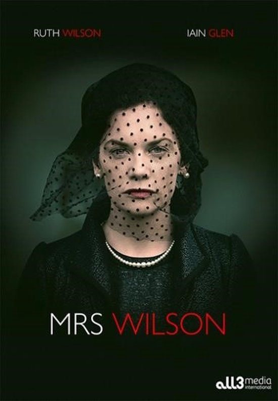 Vrouw met stippen sluier en parelketting, titel 'MRS WILSON'