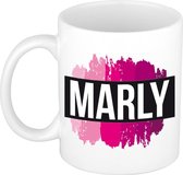 Marly naam cadeau mok / beker met roze verfstrepen - Cadeau collega/ moederdag/ verjaardag of als persoonlijke mok werknemers