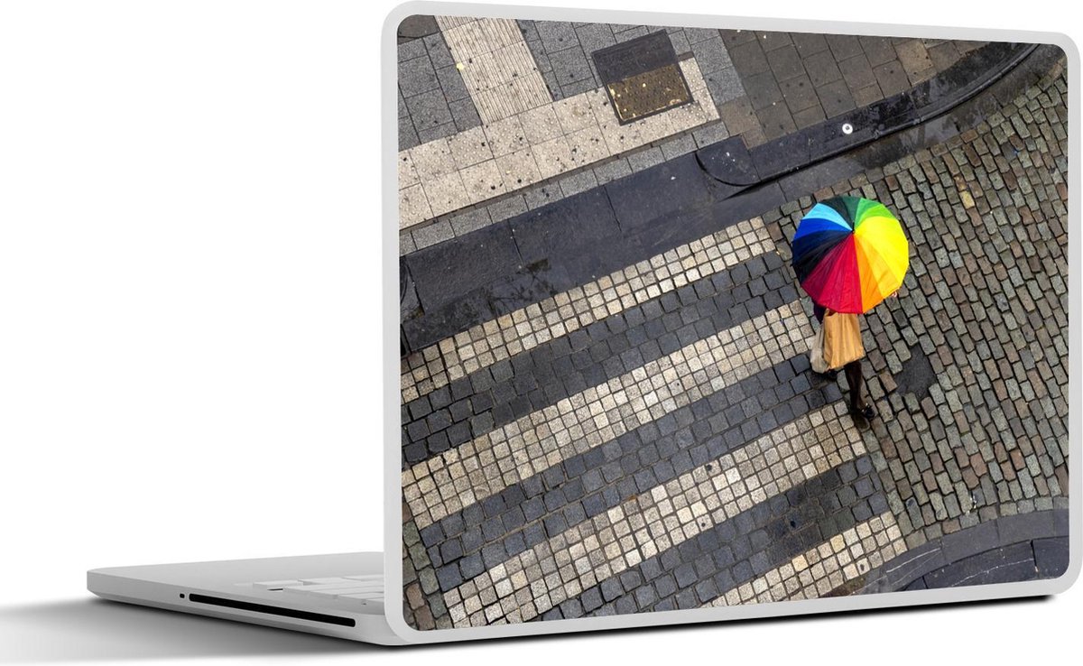 Afbeelding van product SleevesAndCases  Laptop sticker - 10.1 inch - Rijkelijk gekleurde paraplu aan geplaveide straat
