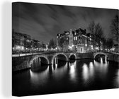 Amsterdam Schilderij - Brug - Nacht - Lampen - 60x40 cm - Muurdecoratie