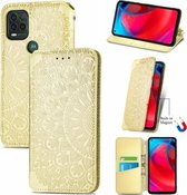 Voor Motorola G Stylus 5G Bloeiende Mandala Reliëfpatroon Magnetische Horizontale Flip Lederen Case met Houder & Kaartsleuven & Portemonnee (Geel)