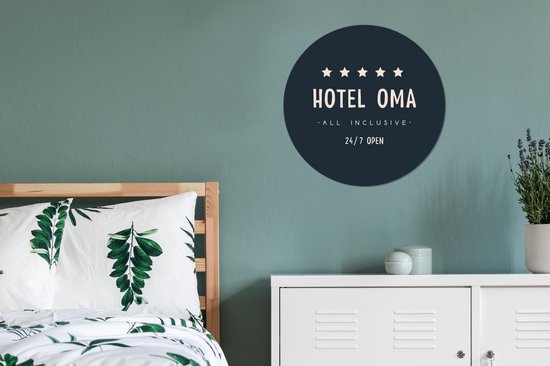 WallCircle - Wall Circle - Wall Circle Inside - Citations - Hotel grand-mère tout compris ouvert 24h/24 et 7j/7 - Grand-mère - Proverbes - 60x60 cm - Décoration murale - Peintures ronds