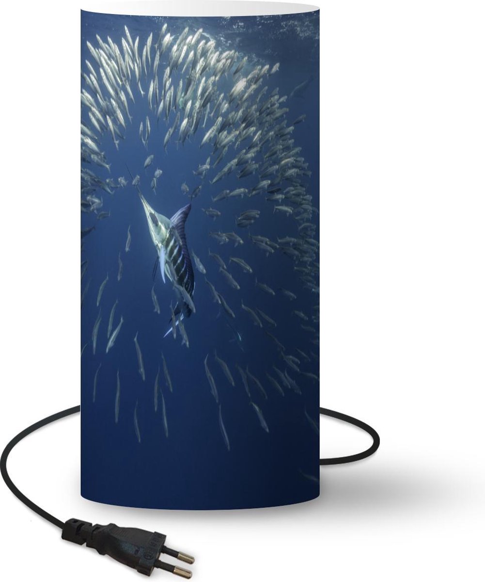 Lamp - Nachtlampje - Tafellamp slaapkamer - Water - Sardientjes - Dieren - 33 cm hoog - Ø15.9 cm - Inclusief LED lamp