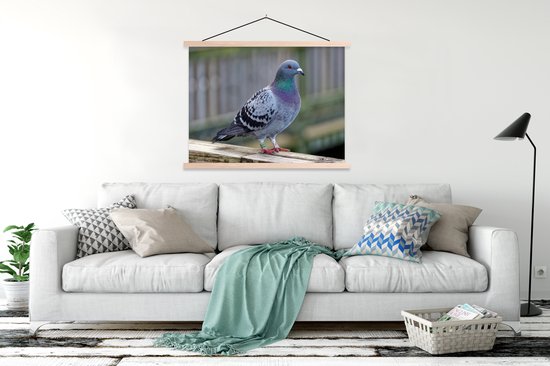 Posterhanger incl. Poster 120x90 cm - Schoolplaat - Duif - Vogel - Paars - Veren - Textielposter - Blanke latten