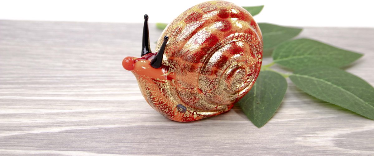 Murano Glas Slak Rood met bladgoud 6x8 cm.