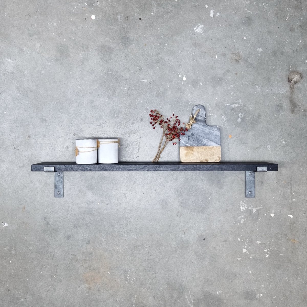 GoudmetHout Wandplank Industrieel - 140 x 15 cm Muurplank - Zwart Eiken Hout - Decoratie Wandrek & Boekenrek - Hangplank Keuken - Wall Shelf + 2 Plankdragers van Ruw Staal Zwart - Zonder coating - 15 cm