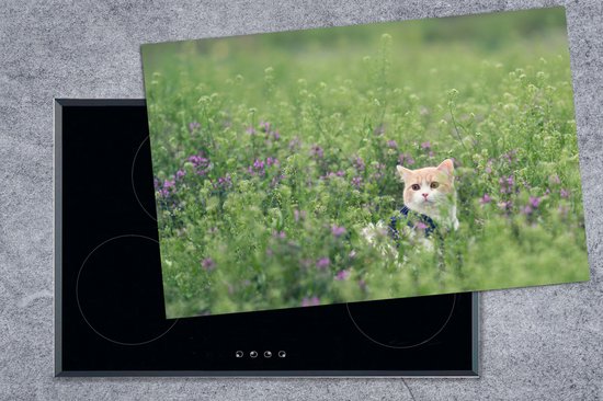 KitchenYeah® Inductie beschermer 81.6x52.7 cm - Kat - Bloemen - Lente - Kookplaataccessoires - Afdekplaat voor kookplaat - Inductiebeschermer - Inductiemat - Inductieplaat mat