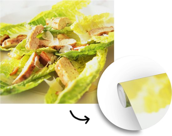 Behang - Fotobehang Close-up van een kip caesar salade - Breedte 240 cm x hoogte 240 cm