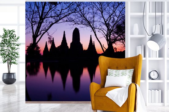 Papier peint Papier peint photo Wat Chaiwatthanaram - Silhouette de Wat Chaiwatthanaram, Thaïlande largeur 220 cm x hauteur 220 cm - Impression photo sur papier peint vinyle (7 tailles disponibles) - chambre/salon/bureau