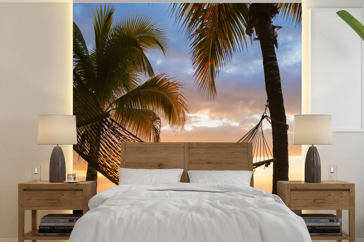 Behang - Fotobehang Hangmat op het Caribische strand - Breedte 300 cm x hoogte 300 cm