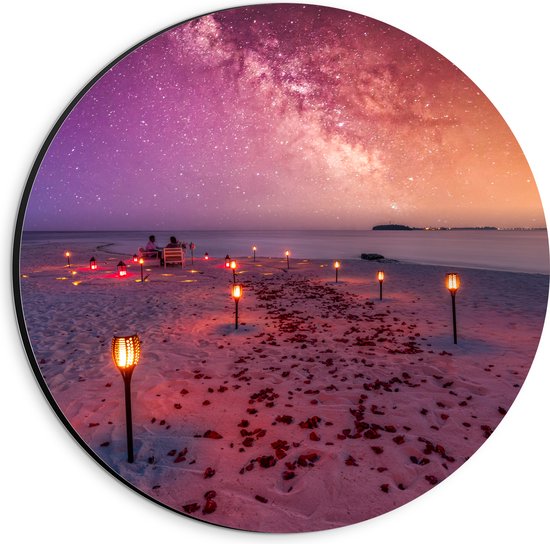 Dibond Muurcirkel - Romantisch Tafereel op Strand tijdens de Avond - 20x20 cm Foto op Aluminium Muurcirkel (met ophangsysteem)