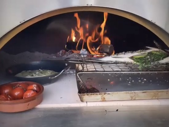 BEEK - Grande - pizzaoven - houtgestookt - Zwart - tot 4 pizza's tegelijk van BEEK — afbeelding 4