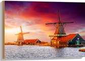 Hout - Nederlandse Windmolens aan het Water onder Paars met Oranje Lucht - 75x50 cm - 9 mm dik - Foto op Hout (Met Ophangsysteem)