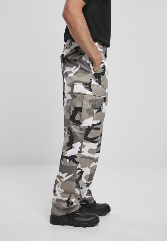 Stevige cargobroek Steppe 300 camouflage Woodland zwart SOLOGNAC