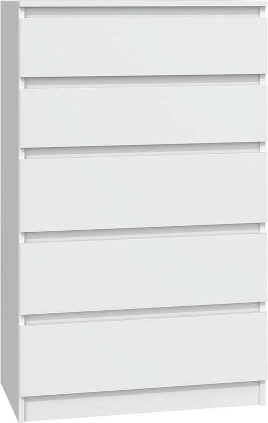 Commode blanche épurée à cinq tiroirs, sans poignées, avec une subtile ouverture au-dessus de chaque tiroir.