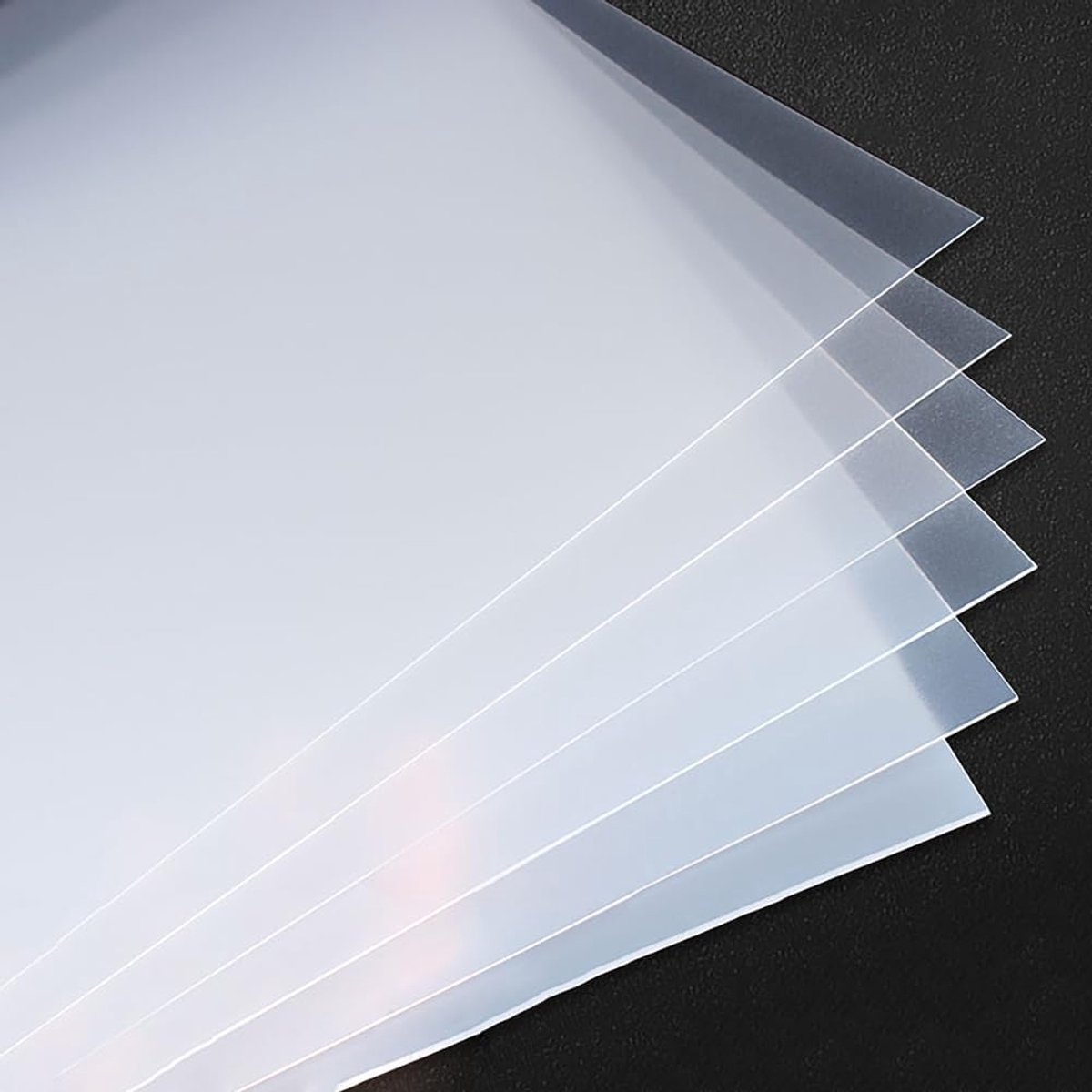Kunststof Plaat - Polypropyleen Vel - Doe-het-zelf Hobby - Mat Doorschiinend Oppervlak - 300x300mm - Semi-transparant