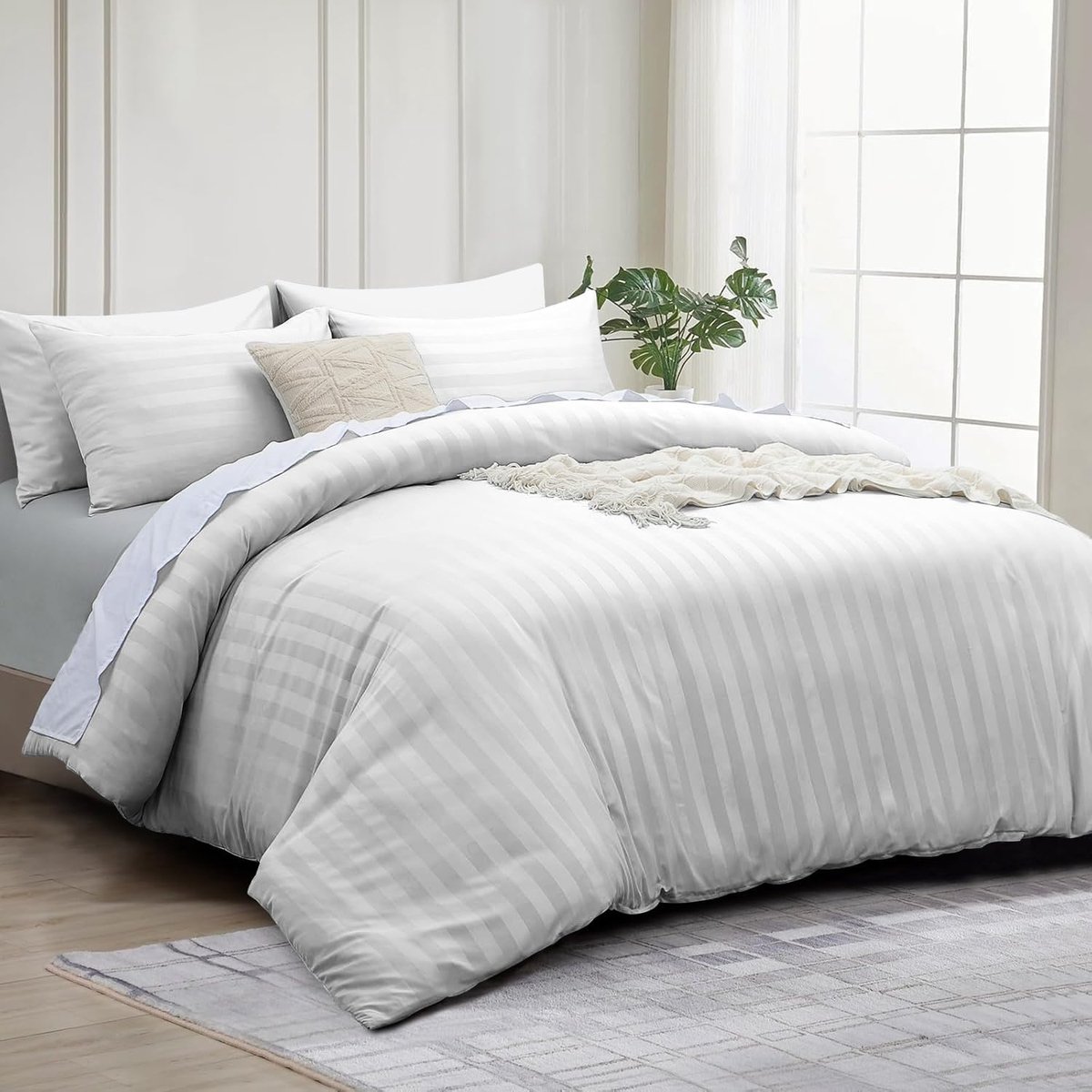 Famanu Super kingsize dekbedset van premium hotelkwaliteit, omkeerbaar satijnen strepen dekbedovertrek met 2 kussenslopen Neutraal