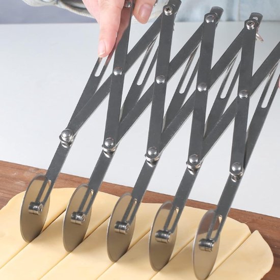 Pasta Cutter 5-wiel - RVS - Uitbreidbaar ontwerp - Snelle deegverdeling - ShopVlot — afbeelding 4