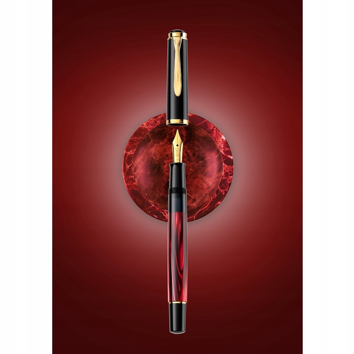 Pelikan M200 Marbled Red Vulpen - Elegante Schrijfwaren met Gouden Details