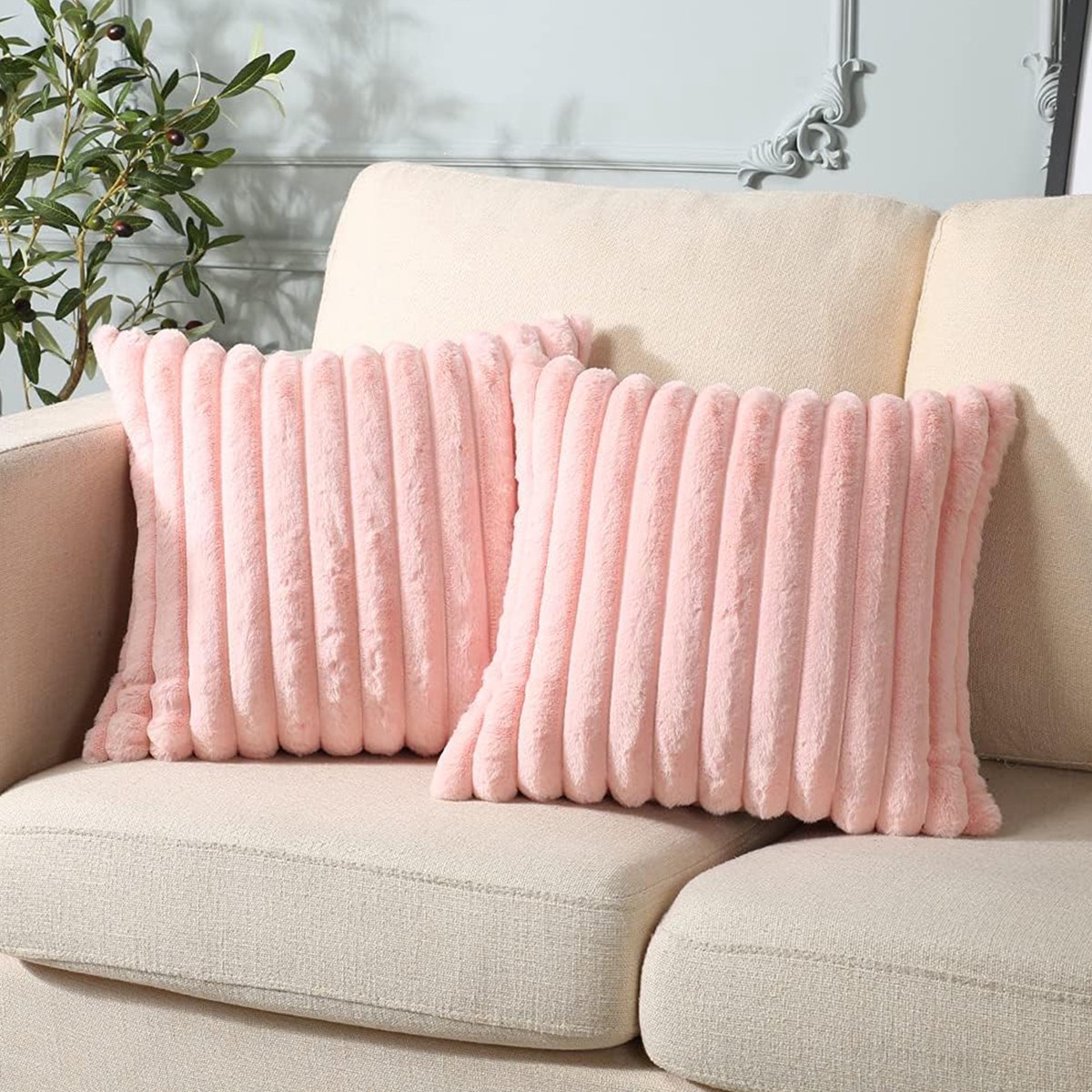 Wishdor Sierkussenhoezen 45x45 cm Set van 2 - Kussenhoes met Kwastjes - Zacht Pluche & Fluweel - Verborgen Rits - Voor Bank & Woonkamer - Roze