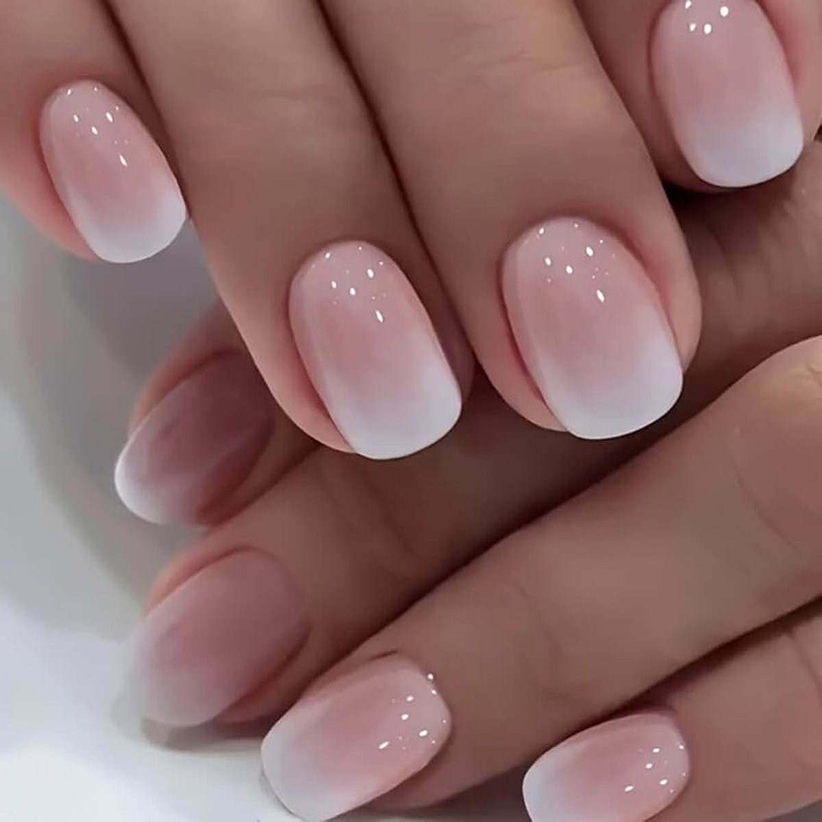 On Nail Kunstnagels Tipset - Franse Kunstnagels -24 Stuks Wit Roze GradiëNt Korte Vierkante Design Kunstnagels Ballerina Nail Art Manicure (Korte GradiëNt Roze)