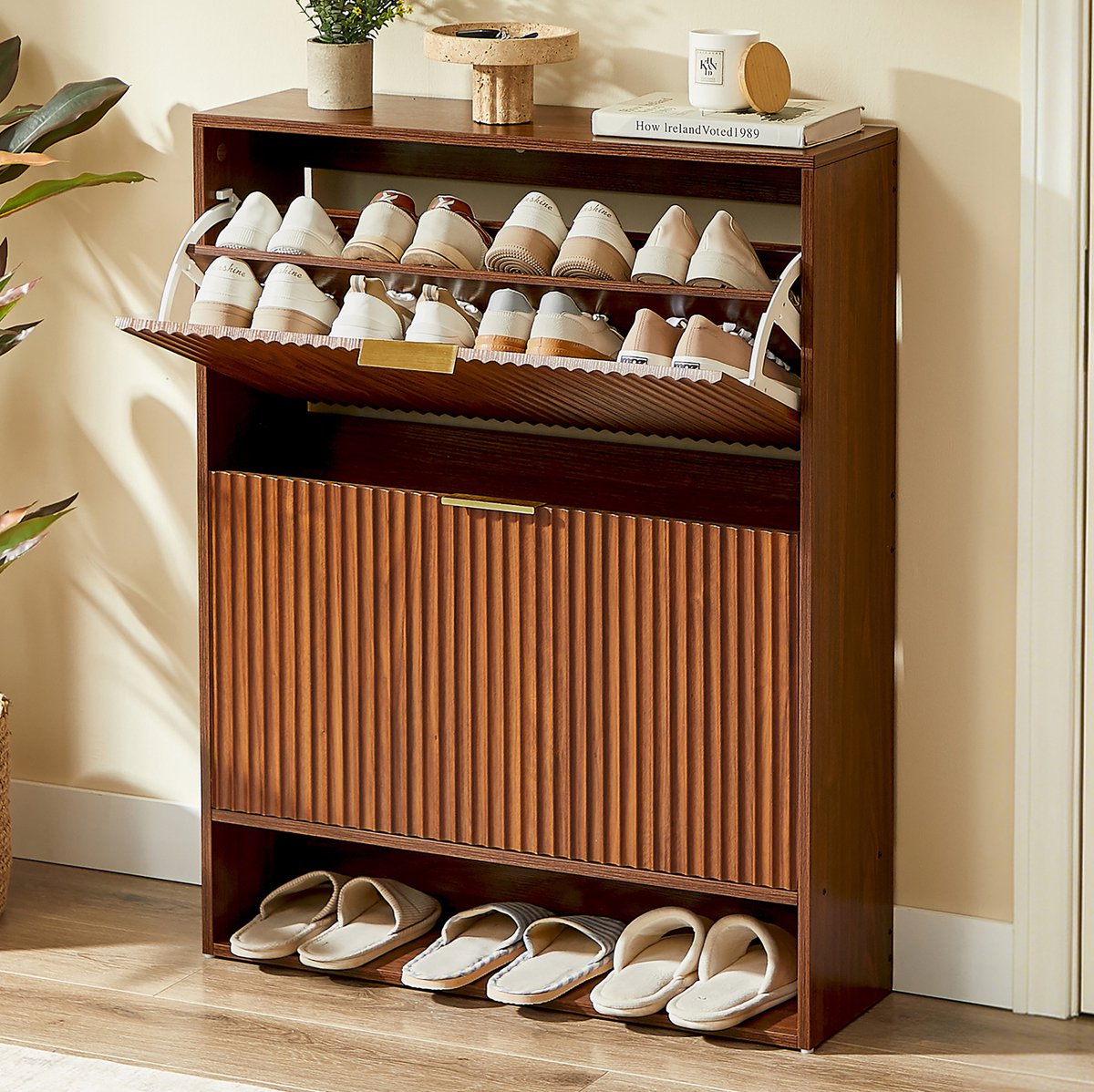 MIVRAY Schoenenkast - Smal Ontwerp Met Kleppen En Verstelbare Planken - Voor Hal En Entree - Walnootkleur - 80 x 24 x 102 cm