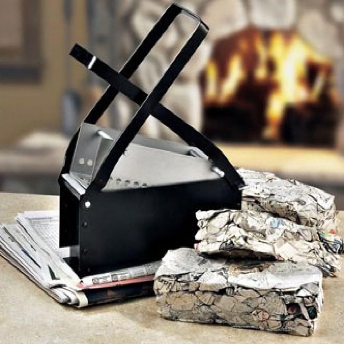 Dailygoods- Papierbrikettenpers Duurzaam - Brikettenmaker - Kranten/Carton - Brandstofcompressor - Milieuvriendelijk - Hoogwaardig ijzer 25,6 x 12,6 x 8,2 cm