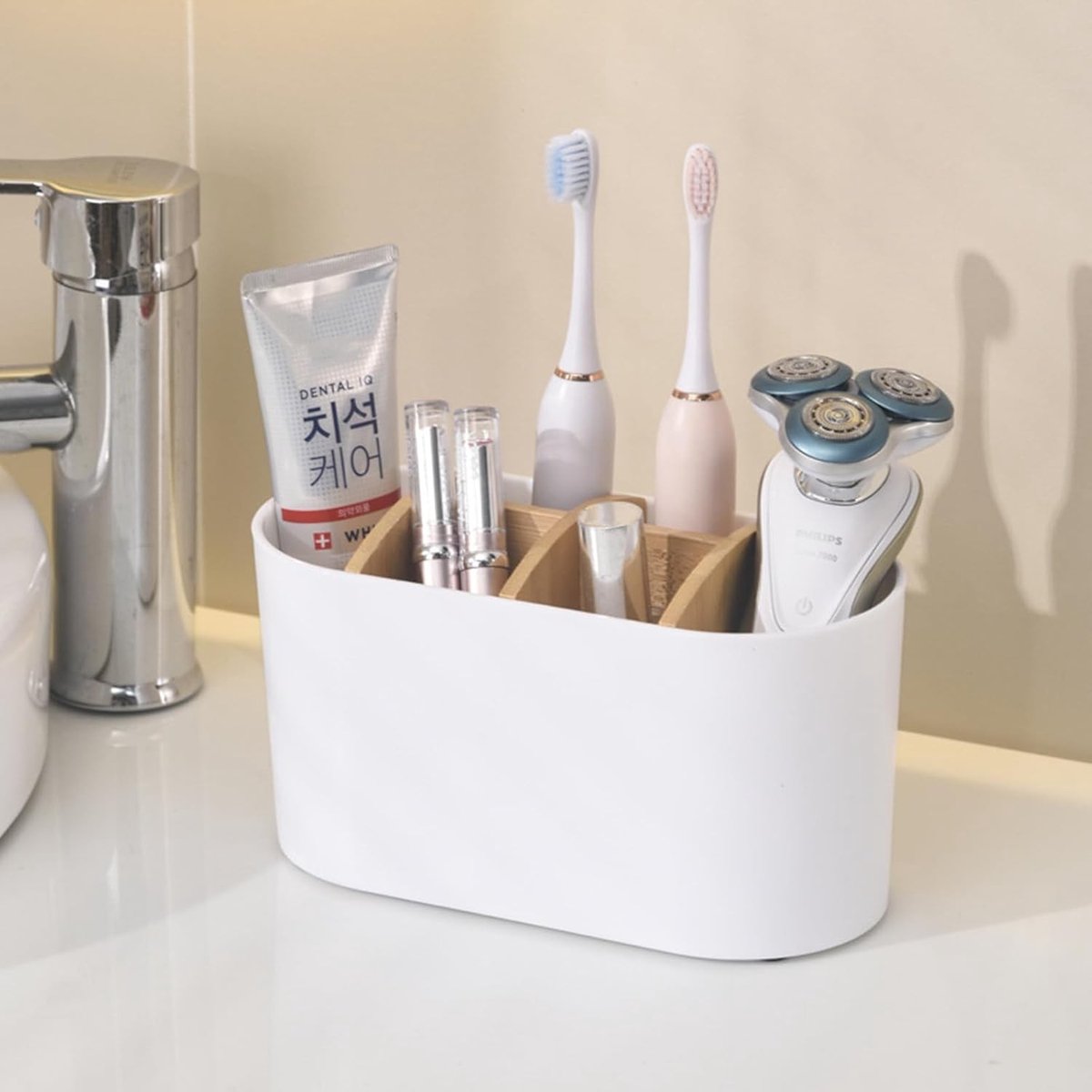 Badkamer Organizer met 6 Compartimenten van Wit Plastic en Bamboe, Ideaal voor Tandenborstel, Tandpasta, Scheerapparaat en Cosmetica