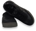 Zwarte Mustang sneakers met glitterdetail, bronzen strepen en "Mustang Original" op de binnenzool.