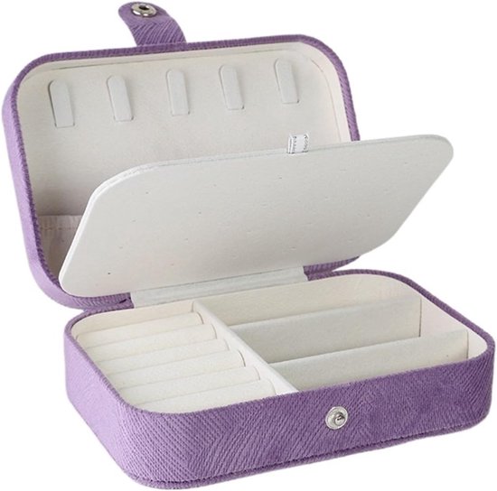 Paarse fluwelen sieradendoos met crème interieur, ringrollen en verdeelde vakken.