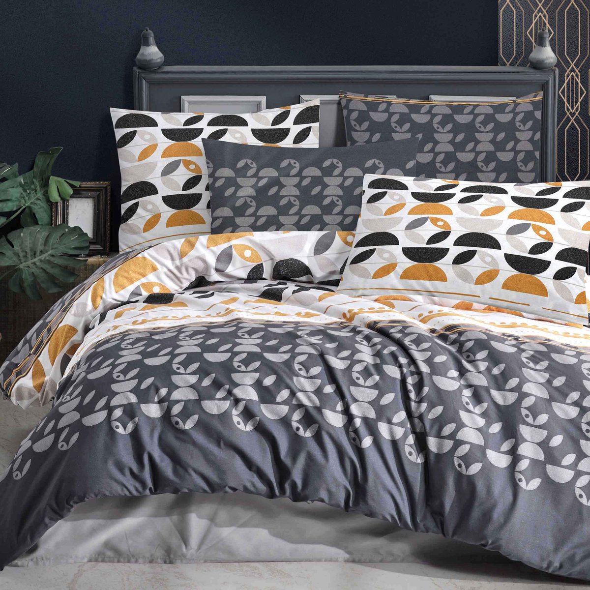 Luxe Katoenen Dekbedovertrekset Ranforce CARLA – 200x220 cm – Geometrisch Grafiet / Grijs-Oranje – 100% Katoen – Darymex