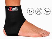 Zwarte enkelbrace met witte en rode Ezeefit logo. Met 2x, symbool van een voet en 3mm dikte.