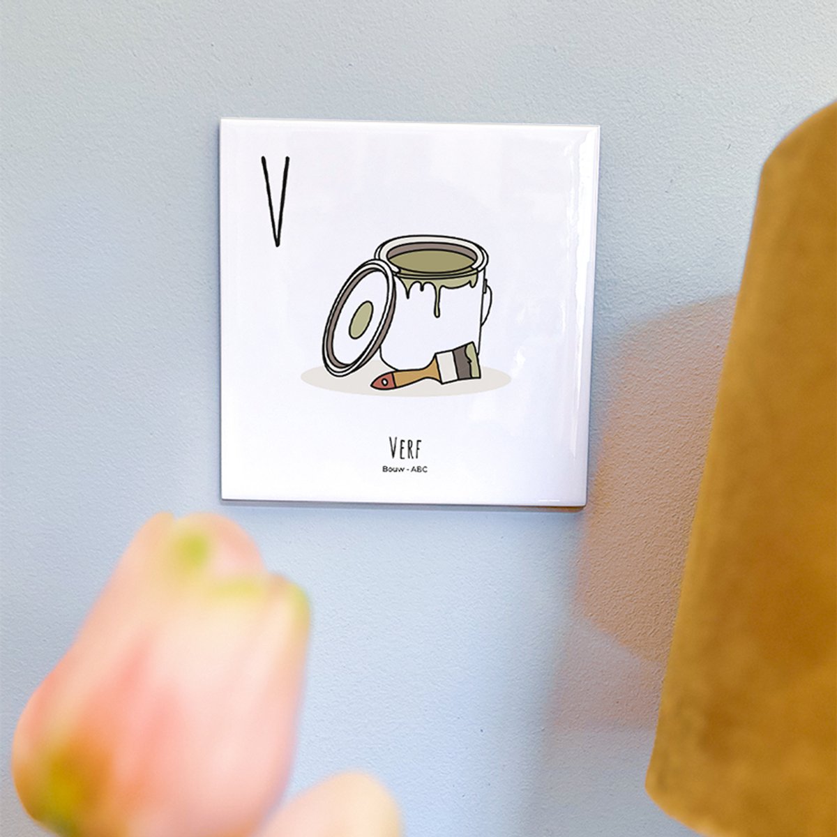 Verf - ABC tegeltje Bouwen - Keramiek met Handgetekende Illustratie - Wanddecoratie - Woondecoratie - Relatiegeschenk - Souvenir - 10,8 x 10,8 cm
