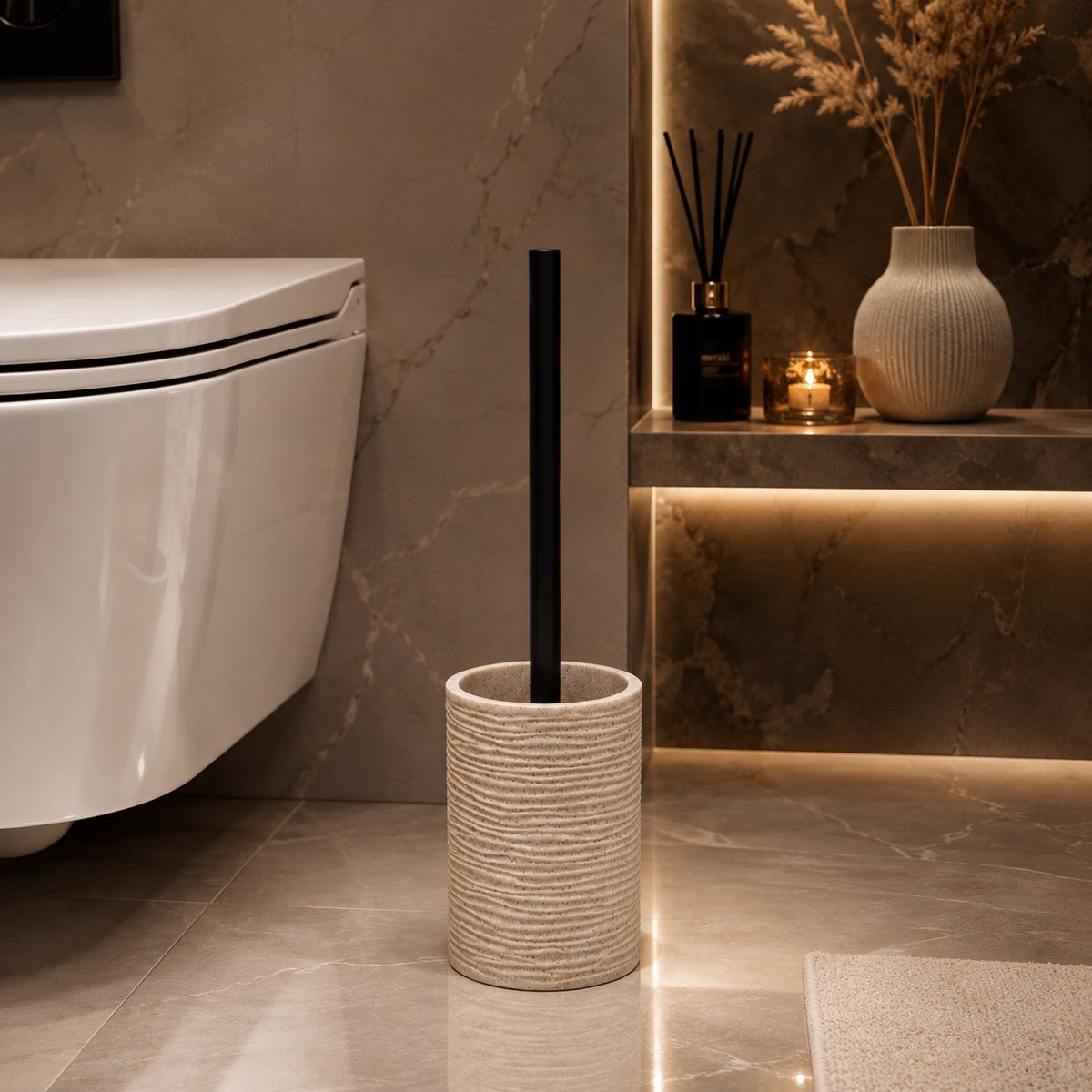 Luxe Toiletborstel Siloa – Ribbed Polyresin – Zand – 10 x 35,5 cm – Toiletborstel met Houder