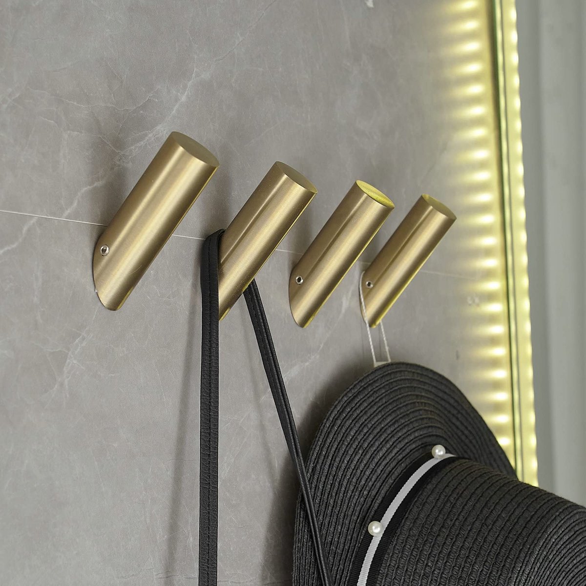 Omgoods- Handdoekhaken 4 Stuks - Wandhaken - Zwart - Roestvrij Staal - Modern - Zelfklevend