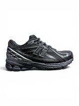 New Balance 1906R - Sneakers - Maat 42.5 - Black/Silver Metallic / Zwart Zilver - 1906R - Lifestyle - Unisex Sneakers