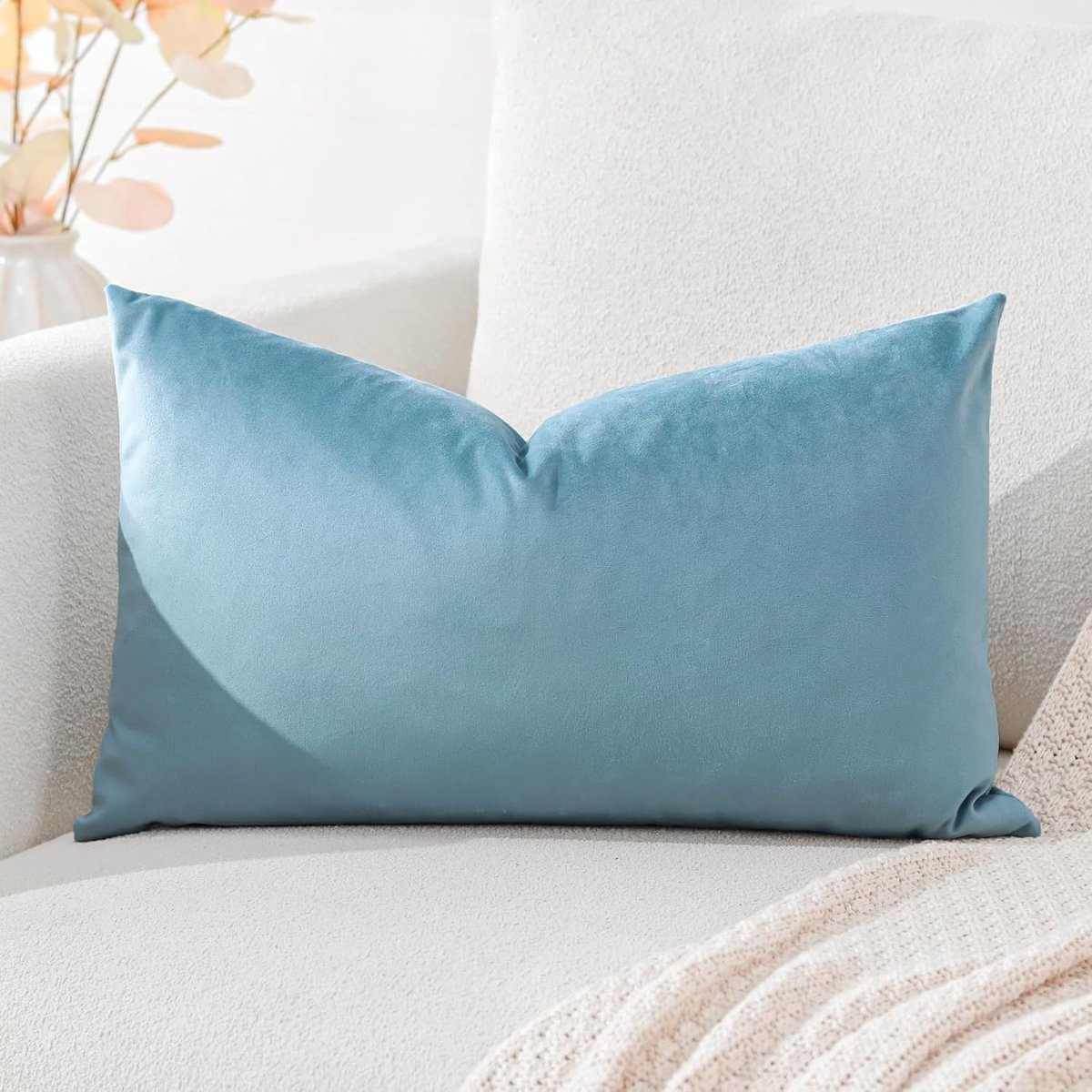 SnelShoppen - Luxe Velvet Kussenhoezen 30x50cm - Superzacht Decoratief voor Sofa, Slaapkamer en Auto - Lichtblauw - Perfect voor Elk Interieur