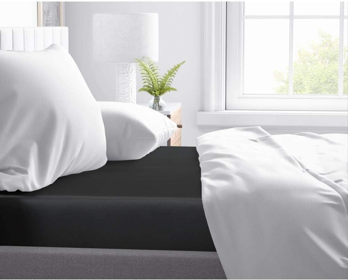 SnelShoppen - Fitted Sheet 100% Katoen-Satijn, Zacht als Zijde, Kreukvrij, Perfecte Pasvorm voor Standaard Matrassen tot 30cm, Wit, Eenpersoons, 70x20