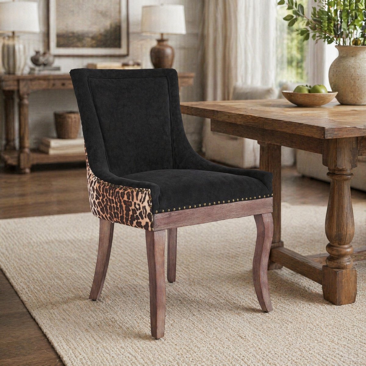 MEUNIQ eetkamerstoel set van 2 met armleuningen en hoge rugleuning, chenille zitting, houten poten, decoratieve klinknagels, voor eetkamer of zitkamer, luipaard en zwart Leopard