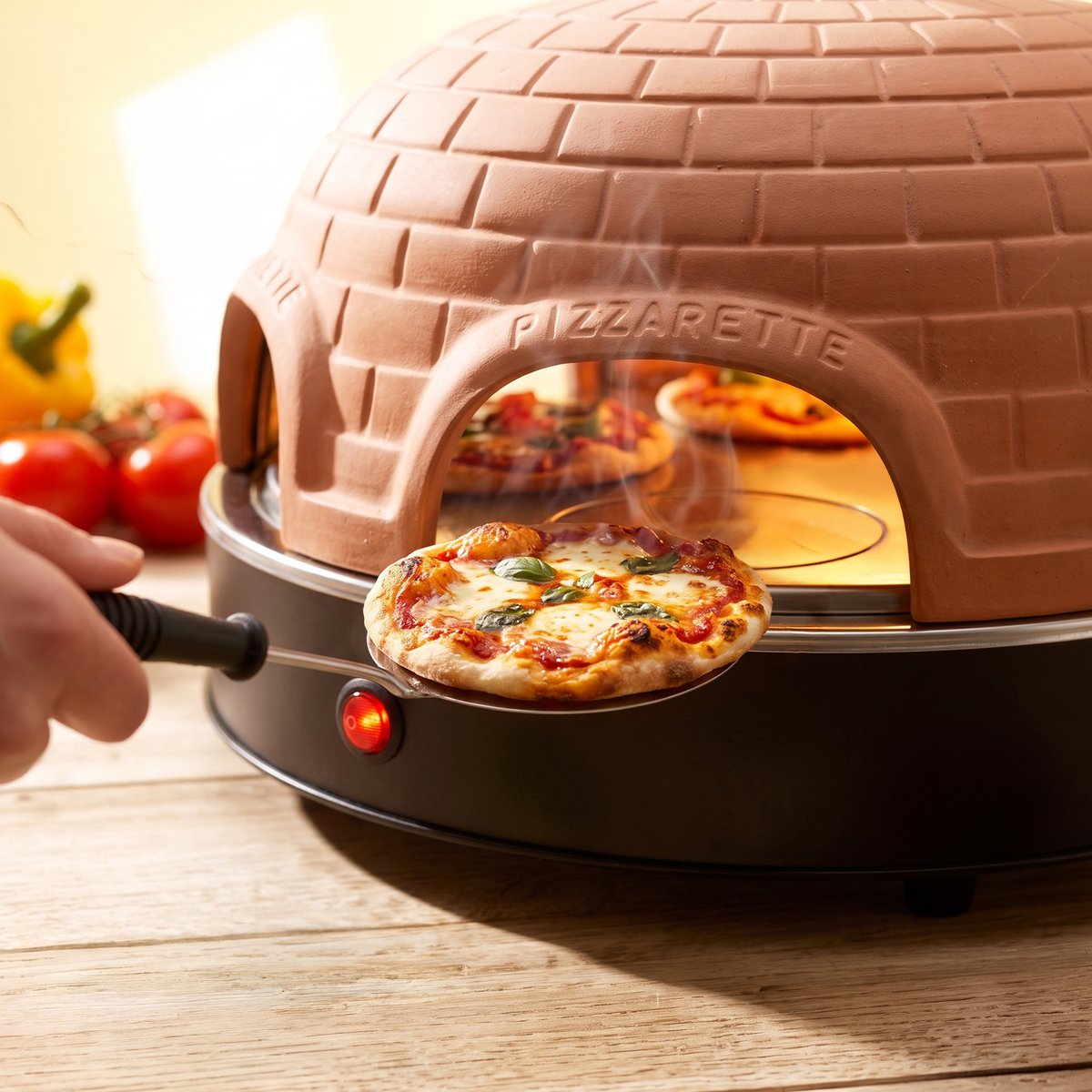 Emerio Pizzarette Origineel - 6 Persoons Pizza Oven - Handgemaakte Terracotta Koepel - 6 Geïsoleerde Bakspatels - RVS Bakplaat - Gourmetstel met Cool touch koepel - PO-115984 1200W – foto 2