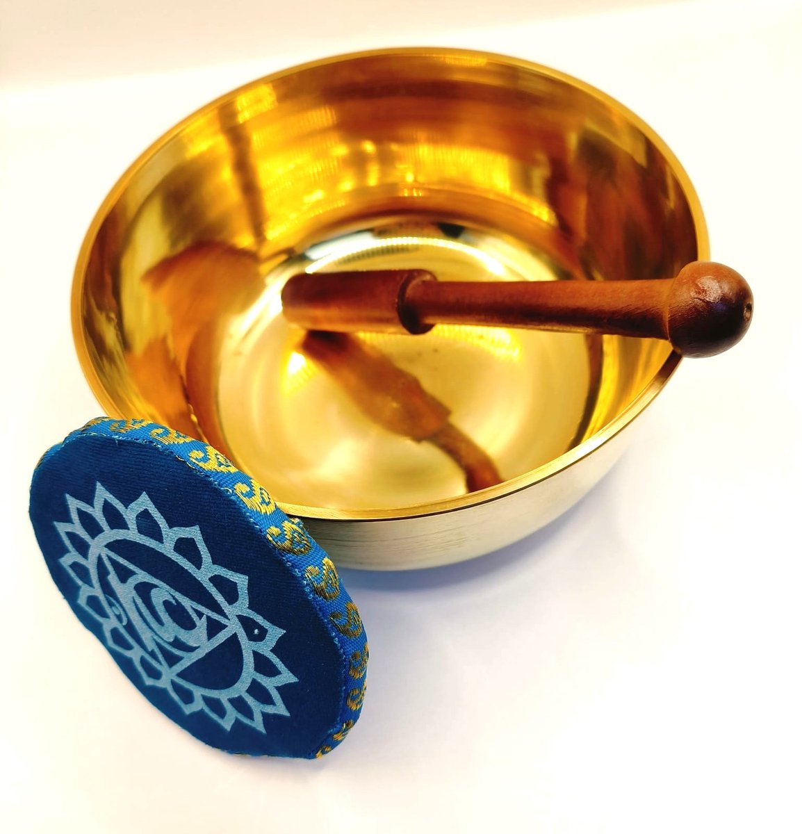 Klankschaal set met klopper - glanzende klankschaal 17cm. - Spiritueel Kado