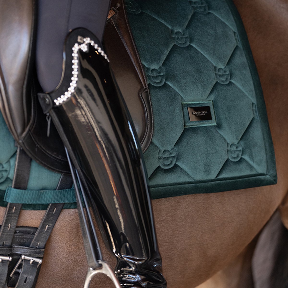 Equestrian Stockholm Zadeldek Equestrian Stockholm Velvet Sycamore Green Dressuur Donkergroen