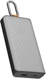 Zwart Xtorm Go2 powerbank van 10.000 mAh met een getextureerd, grijs oppervlak, zilveren karabijnhaak en oranje detail.