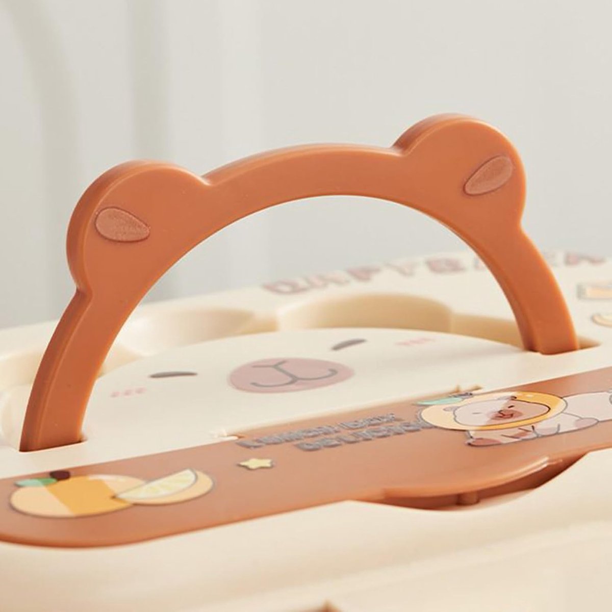 Casalora Lunchbox—Capybara Roestvrijstalen Bento Box—Drie Vakken—Lekvrij—Inclusief Bestek—Draagbaar—Geïsoleerde Tas—Perfect voor Picknicks, Kamperen, Reizen en School — cadeau in Koken & Dineren - foto 3