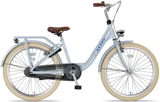 Lichtblauwe Altec meisjesfiets met bruine handvatten, zadel, bagagedrager en crèmekleurige banden.